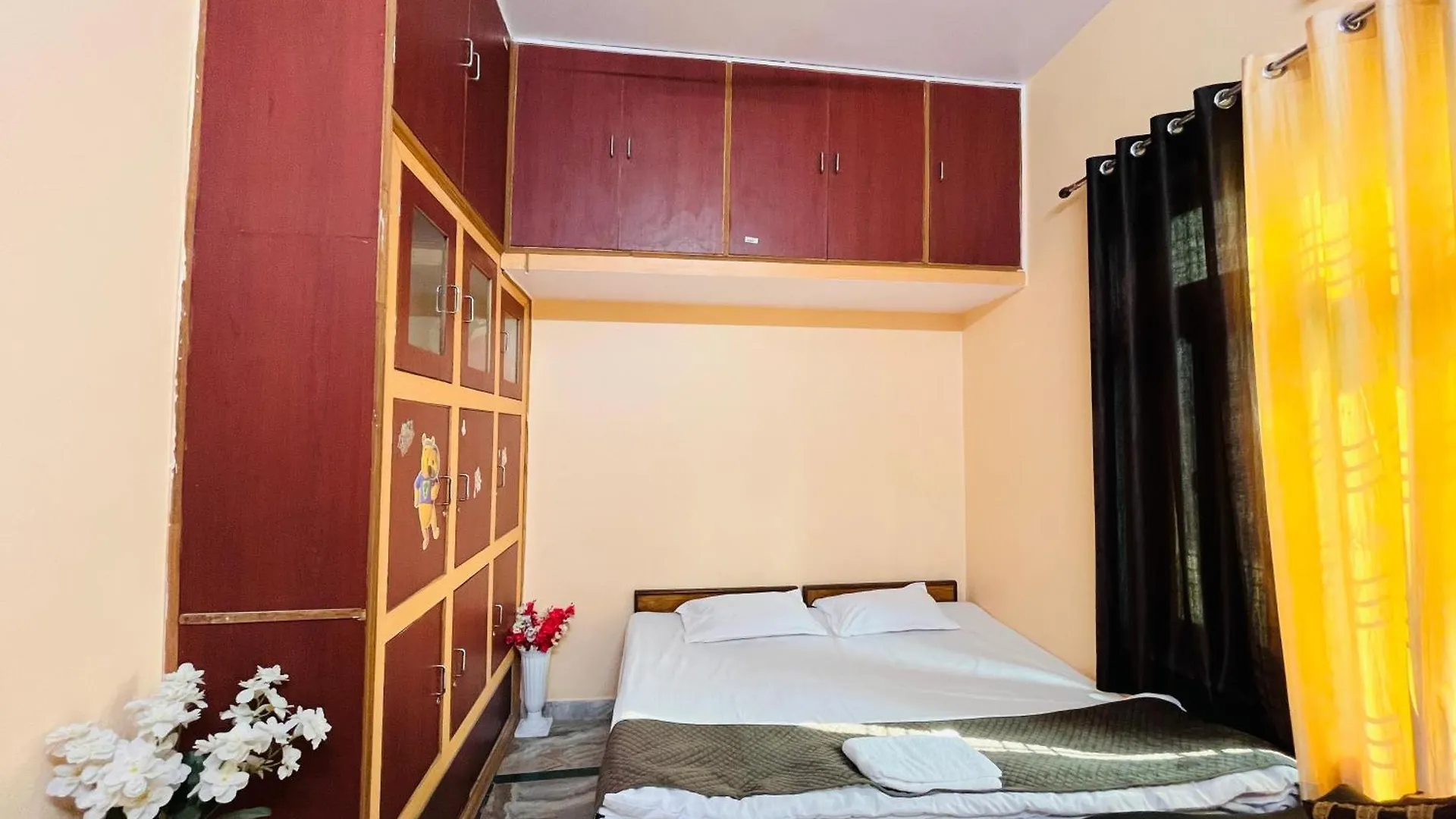 Travellers Stay Váránaszi Apartman